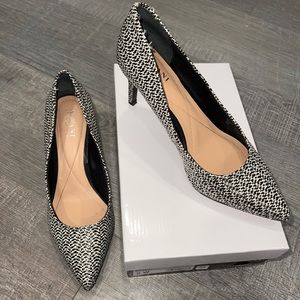 JEULES WOMENS POINTED TOE SLIDE ON HEELS